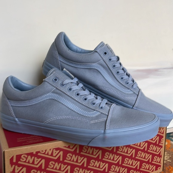 Vans Men’s Old Skool
Pastel Mono Dusty Blue
VN000CT8DSB
Sneakers - Picture 6 of 16